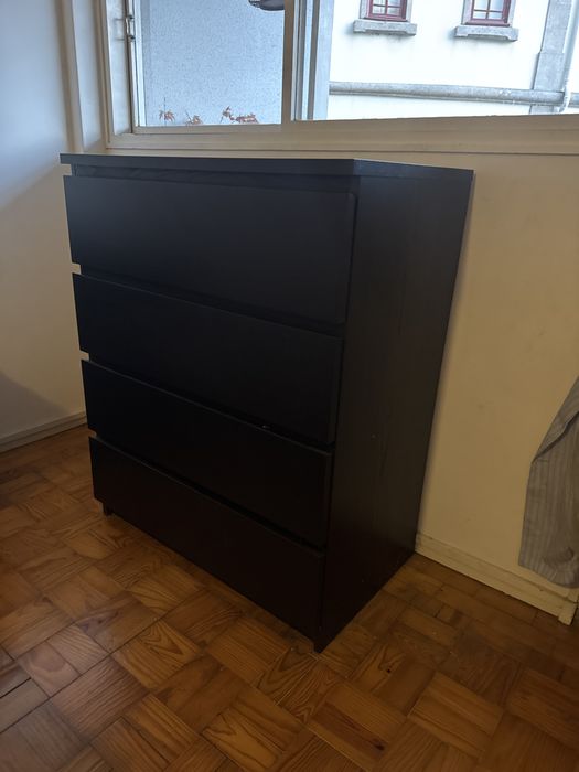 Cómoda de 4 gavetas Malm, IKEA