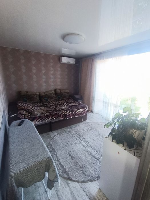Продам 2-кімнатну квартиру ( Центр міста )Тільки обмін на будинок