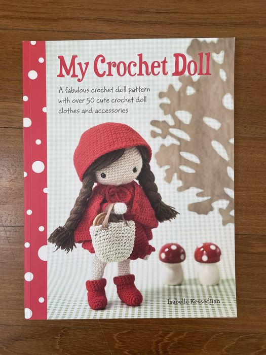 Livro “My Crochet Doll” - de Isabelle Kessedjian