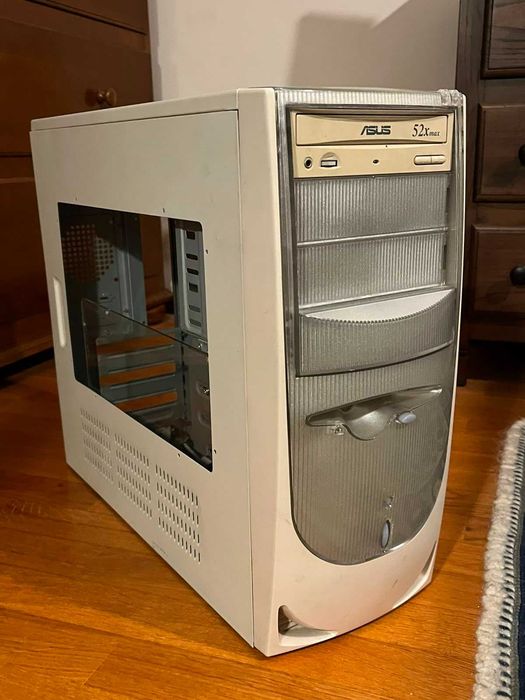 Caixa / Torre PC Retro ATX (Estética Y2K) + Leitor CD ASUS