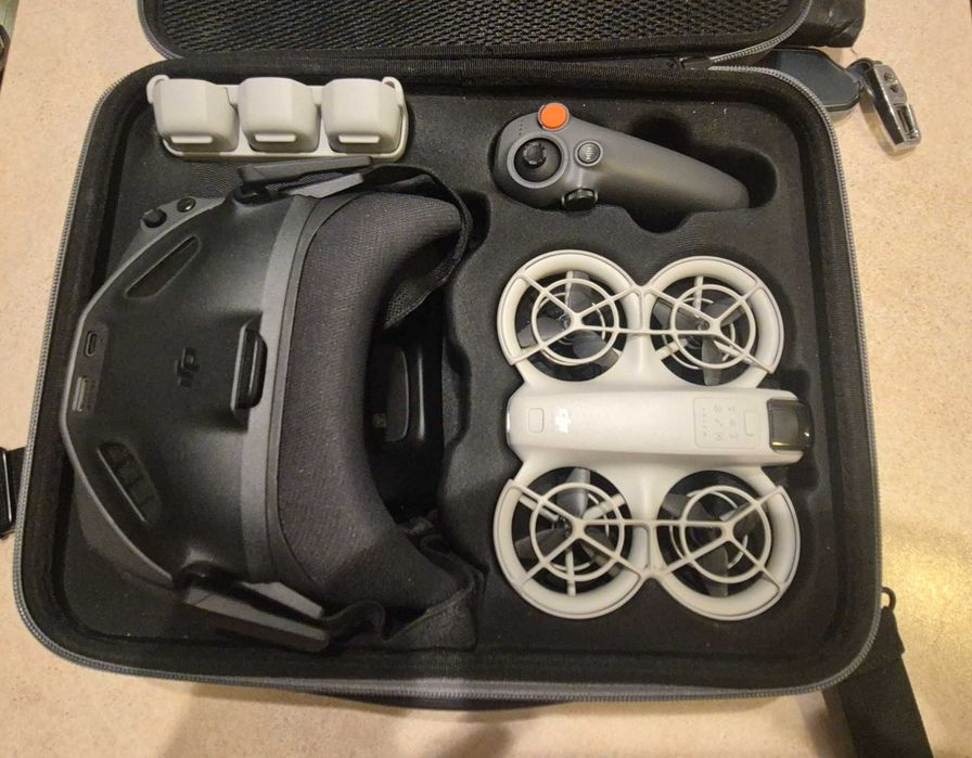 Dron DJI NEO w zestawie FLY MORE COMBO
