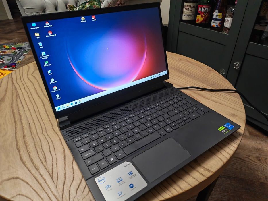 Dell. I5- 13450hx, rtx 3050 6gb, 16gb ram ddr5