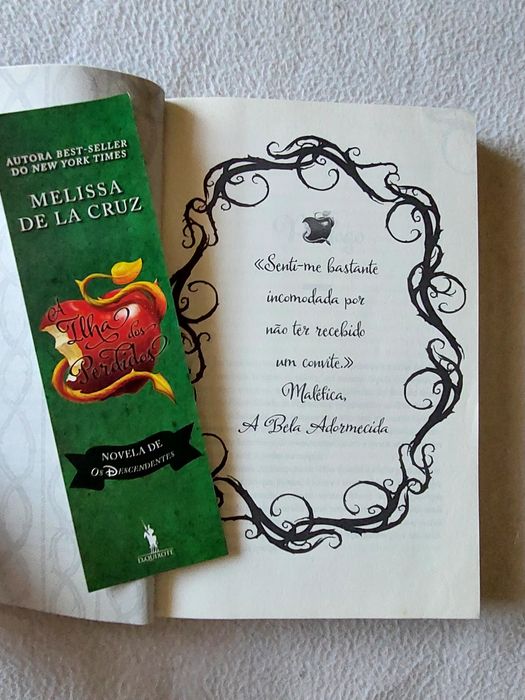 Livro "A Ilha dos Perdidos" (novela de "Os Descendentes" )