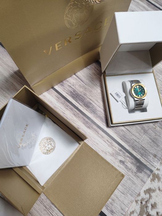 Годинник Versace Greca Logo VEVH00720 Оригінал