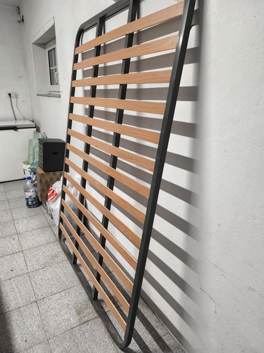Estrado de cama.
