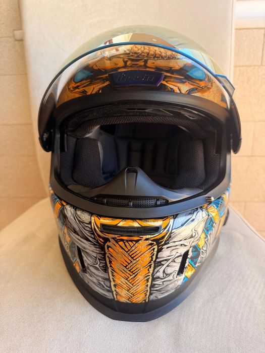Capacete Icon Airform Pharaoh M + intercomunicador Sena