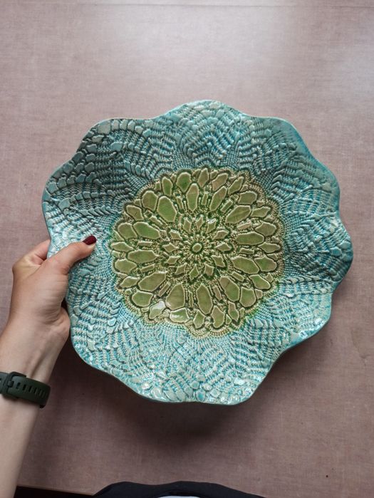 Talerz ozdobny ręcznie szkliwiony