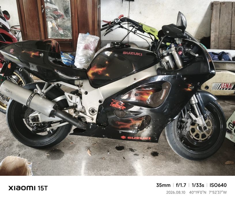Suzuki GSXR 750 SRAD 1999 injeção