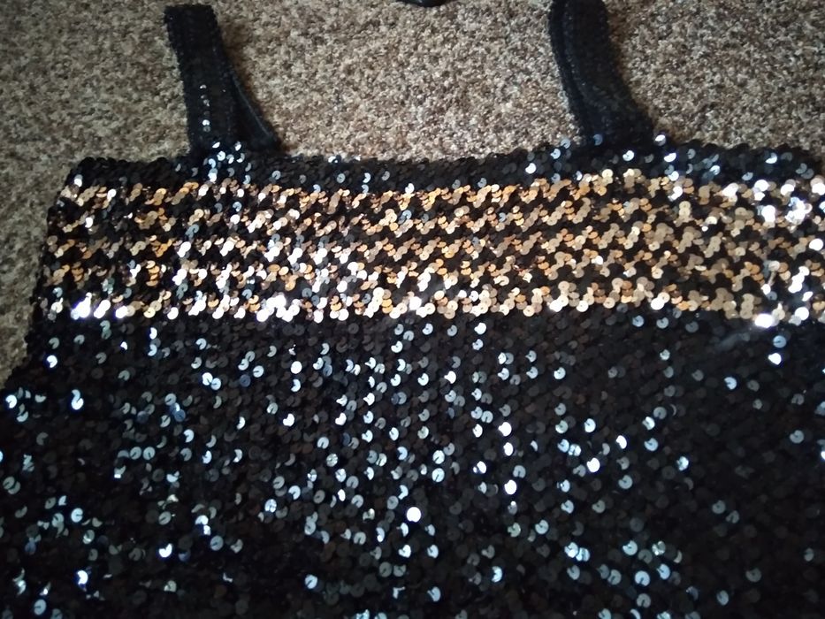 Cekinowa bluzeczka na ramiączkach