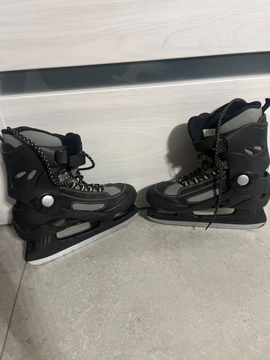 Łyżwy hokejowe 40E