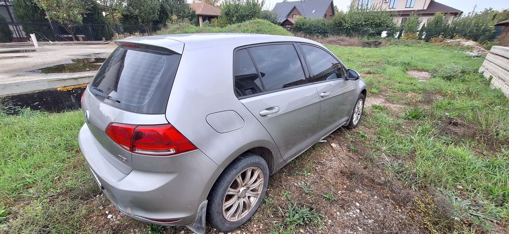 Продам Golf 7 2013года