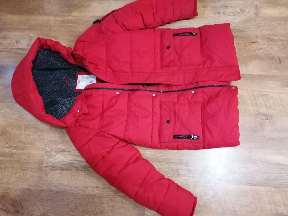 Продам тёплую куртку на р 140-150