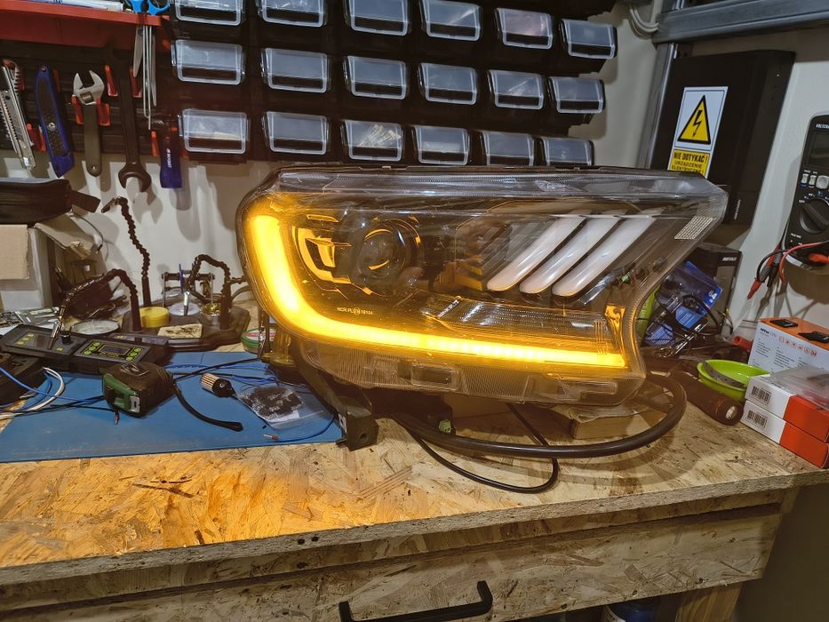 Lampy LED Przednie Mustang Style Ford Ranger 2015-23
