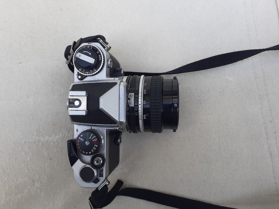 Flash NIKON antigo a funcionar e impecável conforme fotos.