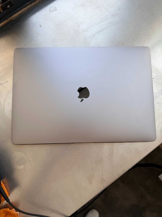 MacBook Pro 16" – 512 GB – Excelente Estado