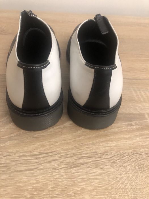 Шкіряні туфлі SISLEY 40-40,5 р