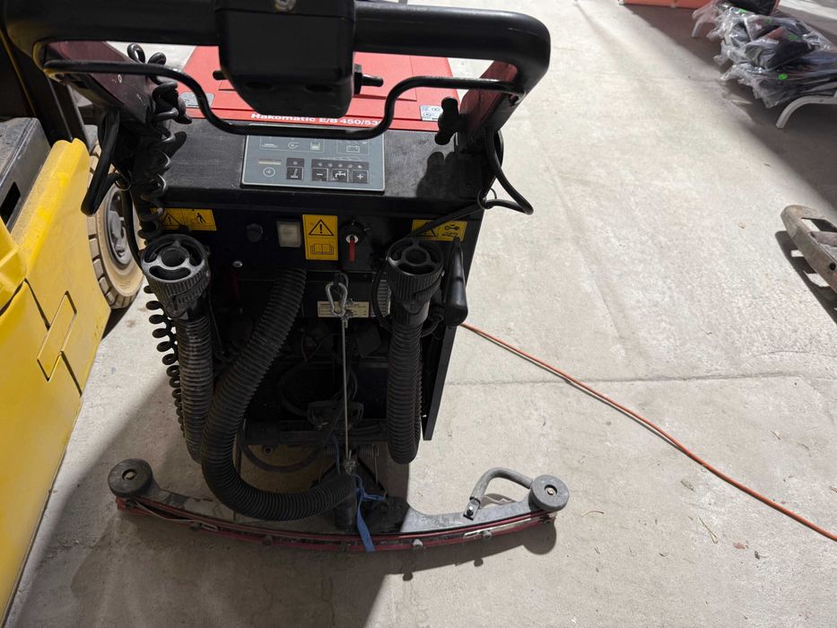 Myjka, Szorowarka Hako B 450 wydajność 2000m2/h