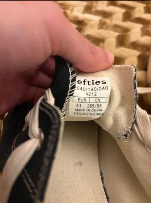 Ténis Pretos da Lefties