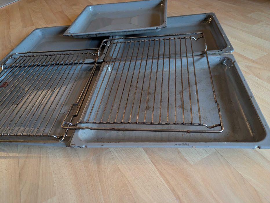 Duas grelhas para forno Miele