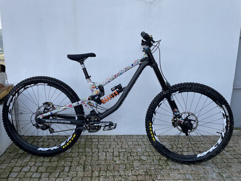 Bicicleta Downhill Saracen Myst 29/29