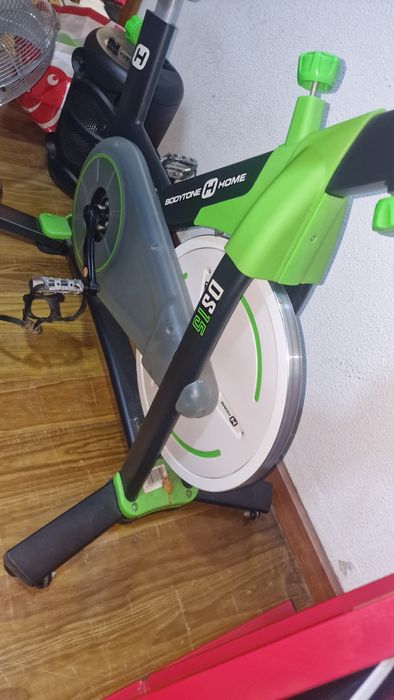 Bicicleta ergometrica completamente nova