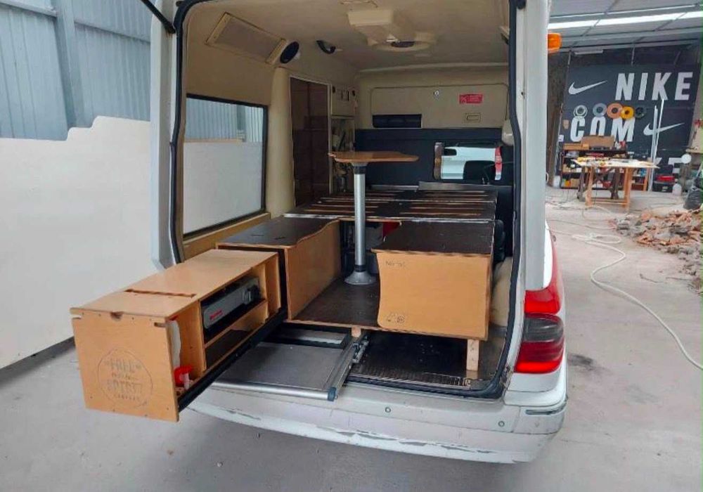 Mercedes Autocaravana/ Ambulância automática