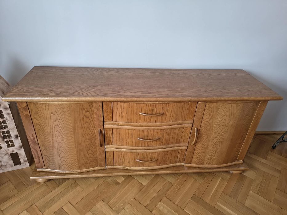 Meble komoda i witryna narożna