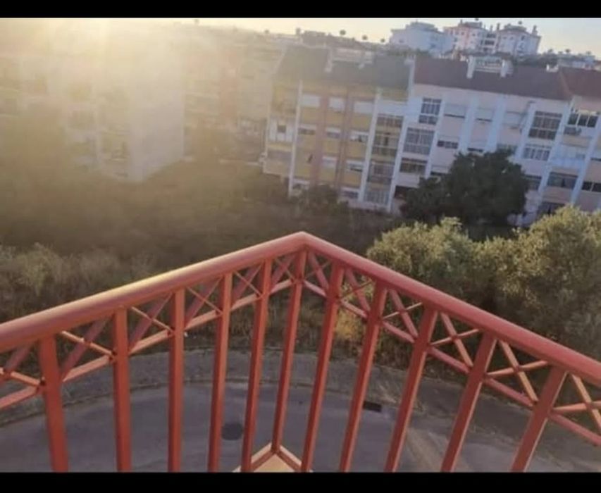 Quarto para arrendar com muita boa localização