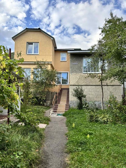 2х км будинок довгострокову ореду. Паркінг, автономне опалення