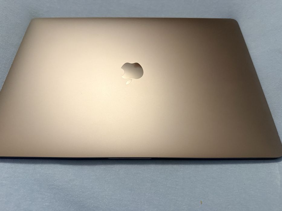 Macbook pro 15” 2018 i7 16Gb 256 R Pro 555x