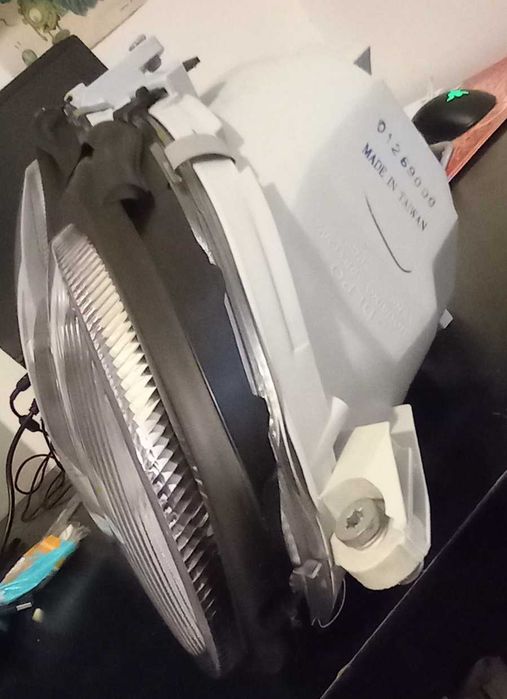 Farol direito Mercedes-Benz C-Class (W203)  Novo