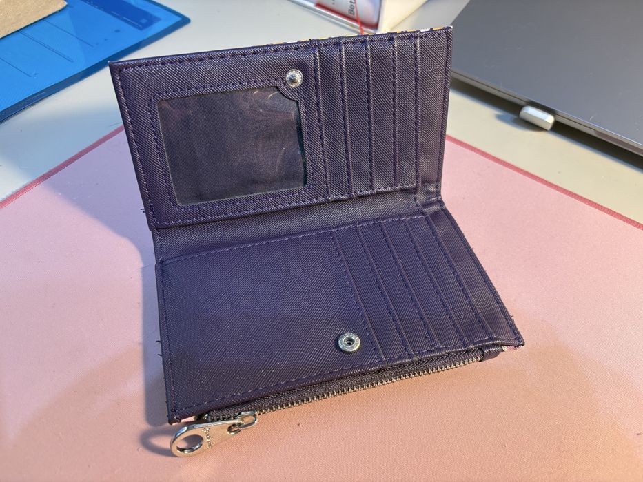 Carteira laranja & roxa Stradivarius