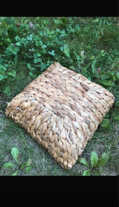 Dekoracyjny koszyk z hiacyntu wodnego