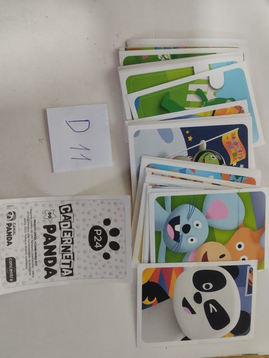 (D2) Cromos de 8 coleções