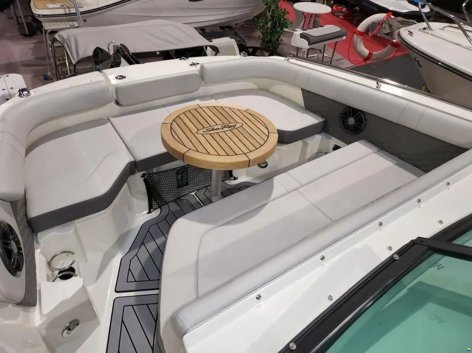 Łódź motorowa Sea Ray SDX 250 Outboard