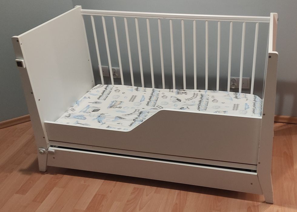 Łóżeczko dziecięce z materacem