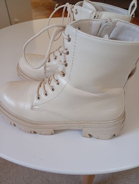 Na sprzedaż: damskie buty, rozmiar 38.