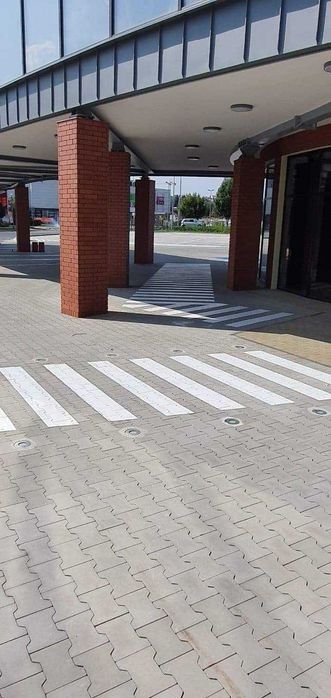 Malowanie linii Oznakowanie poziome Tarnów Warstwa uszorstniająca