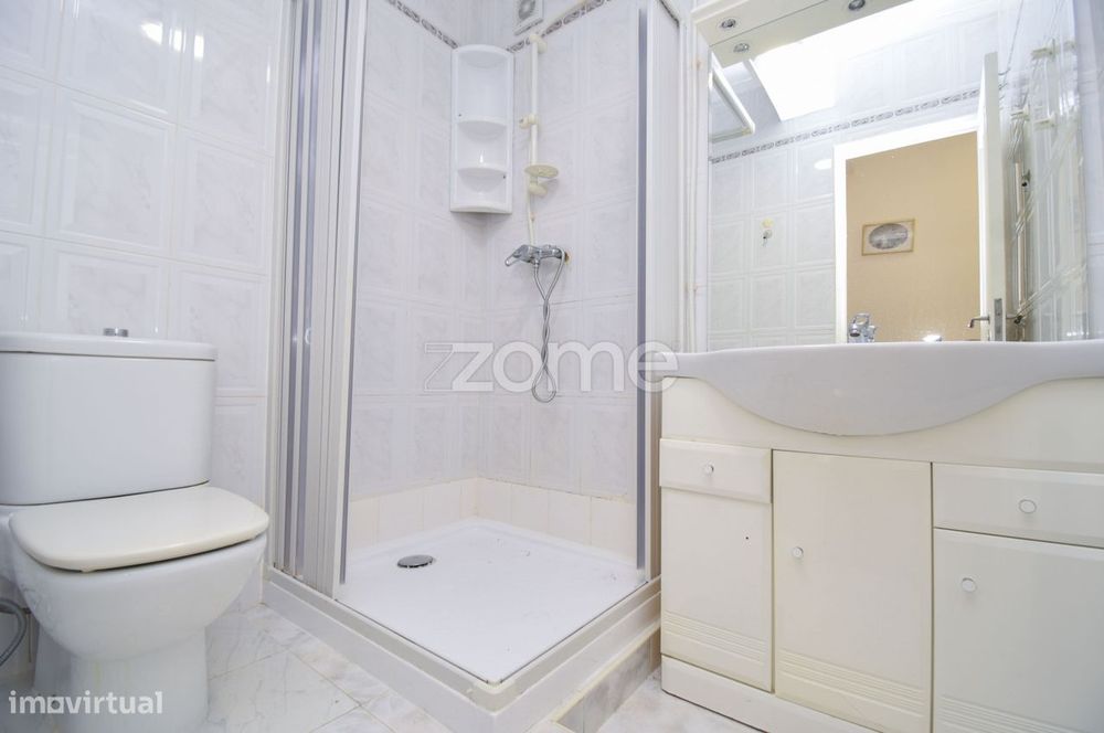Apartamento T3 com Vista de Rio e Luz Natural | 9º Andar com Elevad...