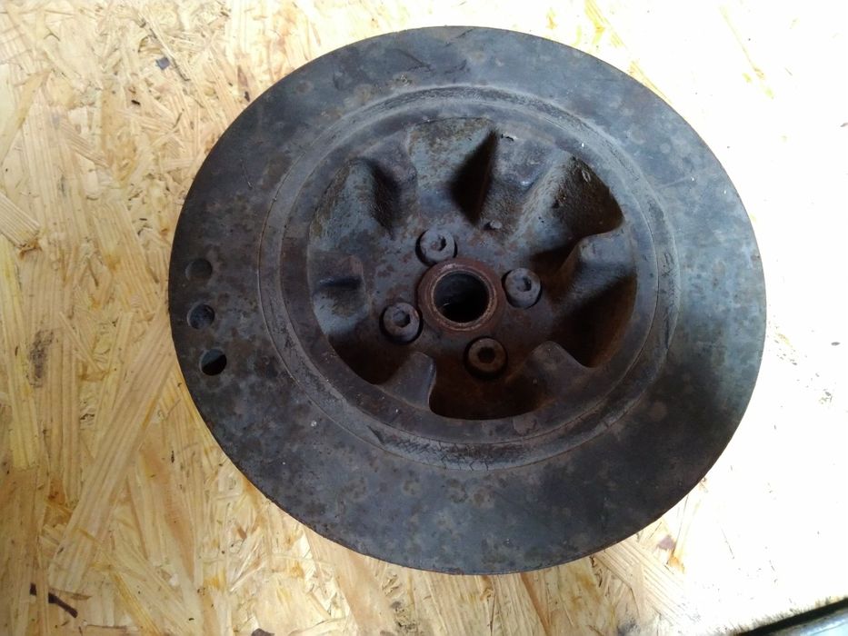 Koło pasowe wału vw transporter t4 2.4d