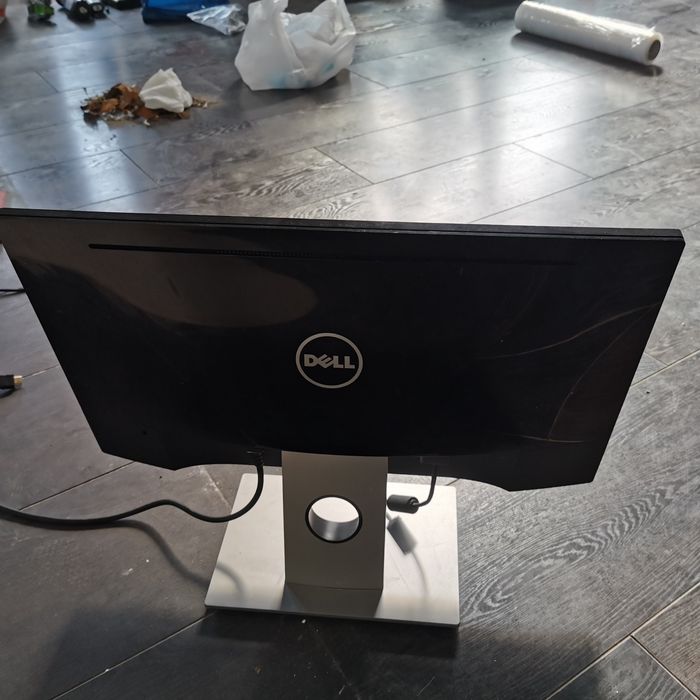 Sprzedam monitor Dell 24 SE2417HGX. 
Ekran: 23,6 cala, technologia LED