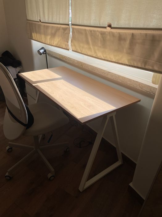 Conjunto cadeira e mesa