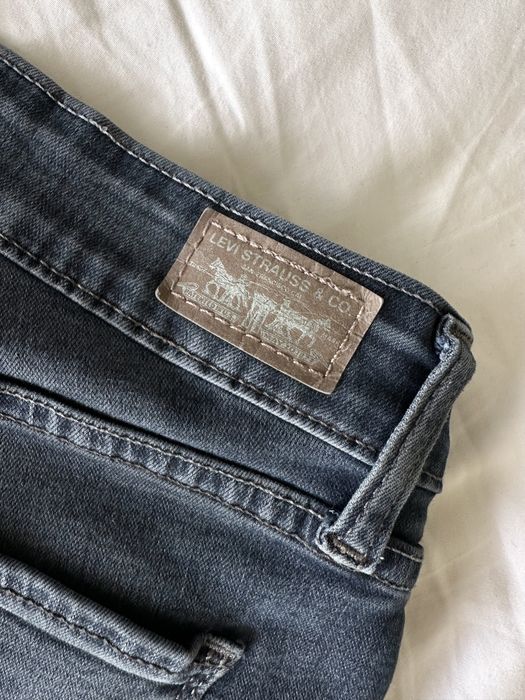 Jeans Legging Levi’s cinzentas