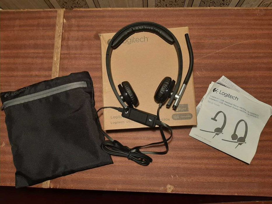 Аудіо-аппаратура (Навушники, підставка під навушники, зовн.аудіокарта)