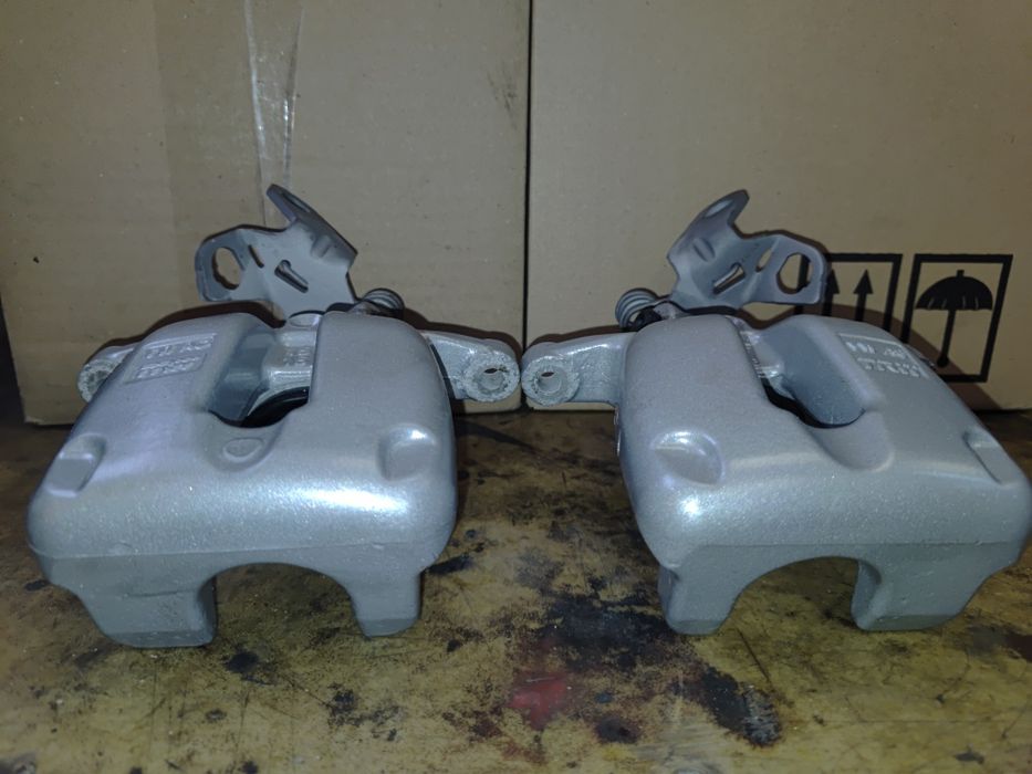 Задні супорти vw jetta v, golf v.