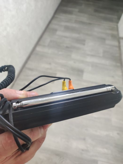 Продам автомобільний телевізор