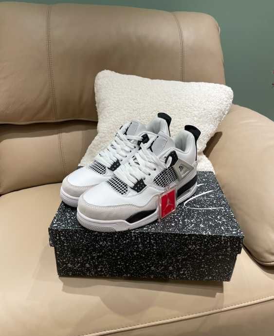 Air Jordan 4 Retro Military Black R.42