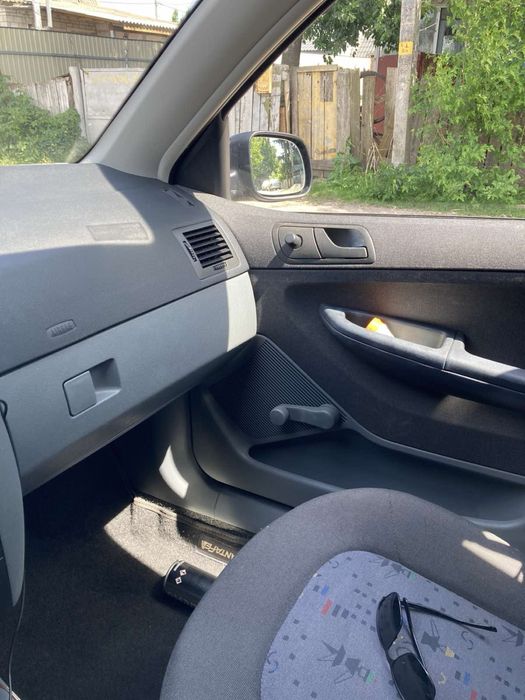 Продам шкоду срочно