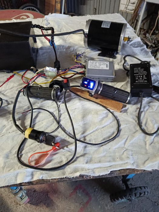 Kit elétrico usado 36 v ainda a funcionar .