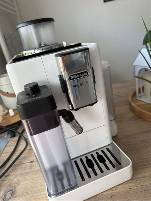 DeLonghi Rivelia Arctic White